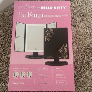 Hello kitty trifold mirror